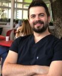 Diş hekimi Güneş Kenan ÜSTEK