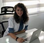 Diş hekimi Handan BAYAR BİLEN